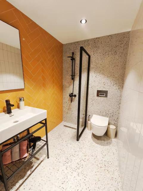 Appartement 2 chambres meublé avec balcon à Malabata, Tanger