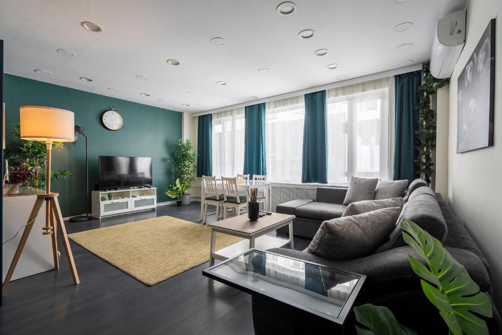Studio 85 m² climatisé avec balcon au centre-ville de Tanger