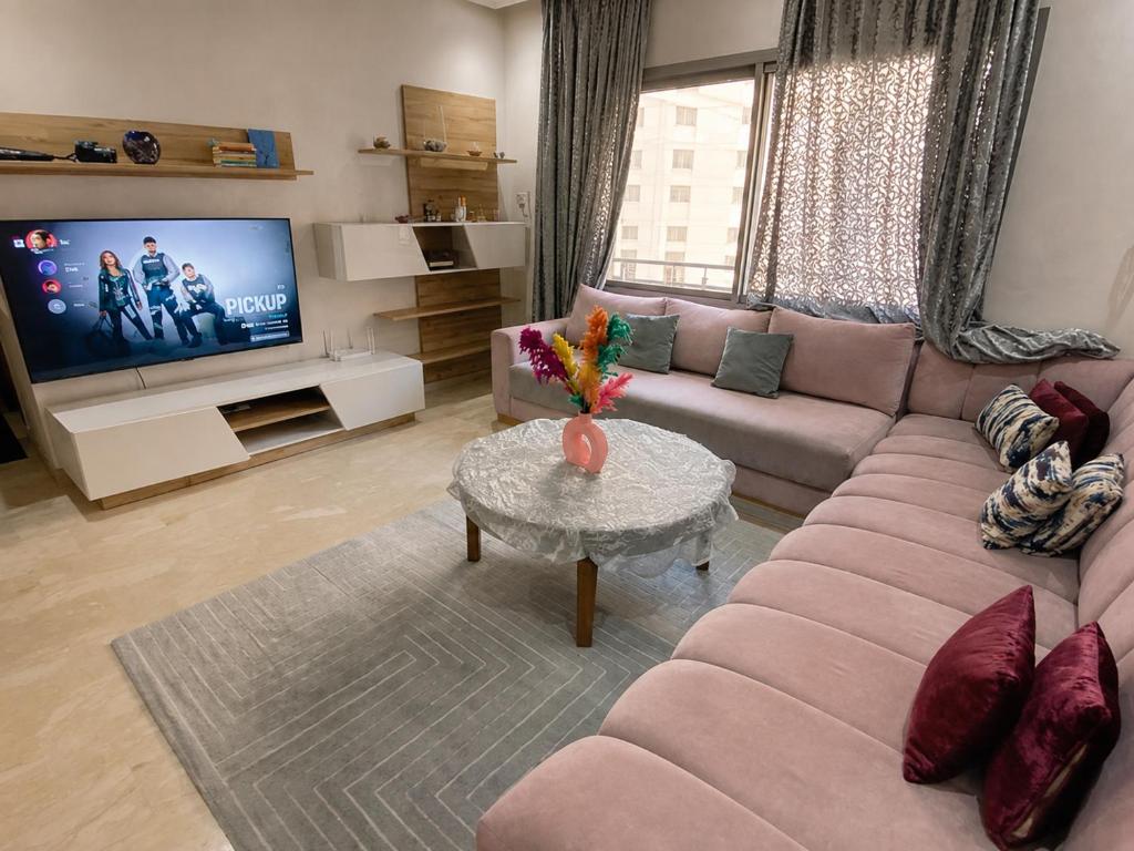 Appartement meublé 2 chambres avec balcon à Founty, Agadir