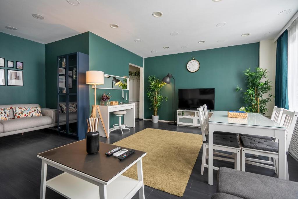 Studio 85 m² climatisé avec balcon au centre-ville de Tanger