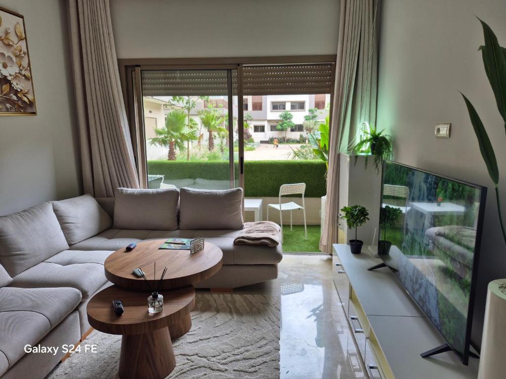 Appartement moderne 3 chambres avec balcon à Maarif