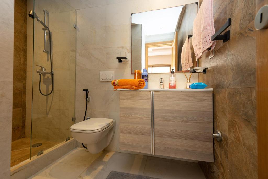 Studio moderne à Ain Diab – Location journalière